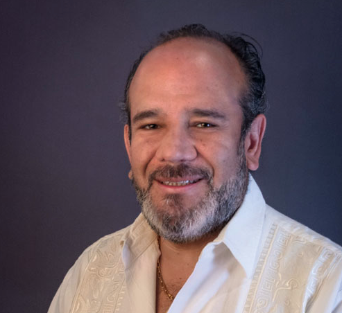 Dr. Eric Santamaría Linares