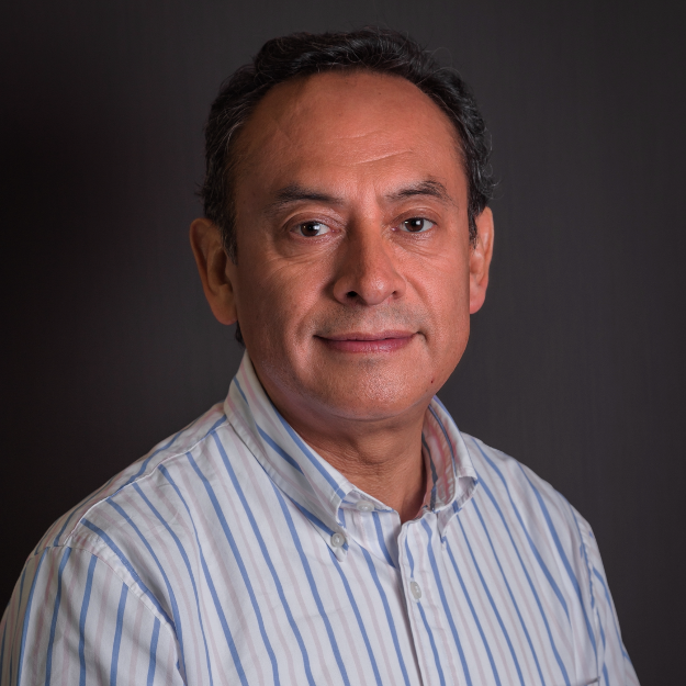 Dr. Raymundo Torres Piña